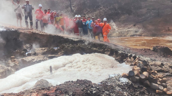 SKK Migas – Pertamina  EP Jambi Berhasil Padamkan Api Sumur Illegal Drilling
