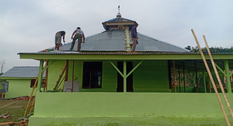 Satgas TMMD Ganti Baru Talang Air Masjid Al Muhajirin
