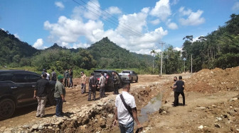 Lihat Jalan Kabupaten Dikeruk PETI, Mashuri Naik Pitam: Ini Kelewatan!