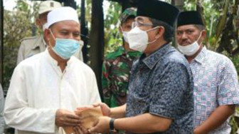 Cepat Tanggap, Bupati Anwar Sadat Tinjau Kebakaran dan Beri Bantuan