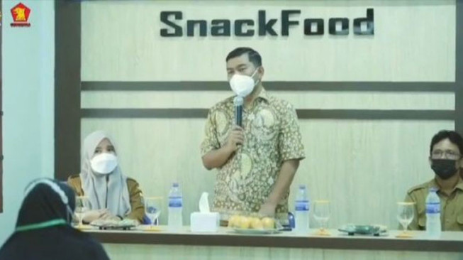 Rocky Candra Adakan Pelatihan dan Salurkan Bantuan kepada UKM