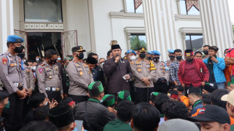 Mahasiswa Demo Angkutan Batubara, Edi Purwanto : Kami Komit Selesaikan Masalah Ini