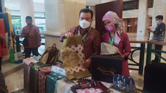 Gubernur Al Haris Terima Penghargaan dari Kemenaker