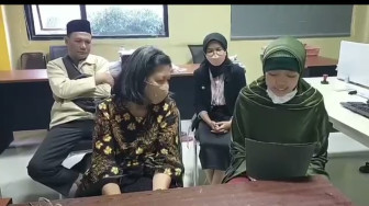 Gadis Cantik Tak Pulang ke Rumah Usai Jadi Mualaf, Orang Tua Sepakat..