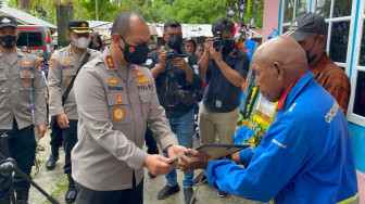 Kapolda Jambi Antar Langsung Jenazah Denis ke Papua