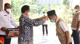 Mendagri Lepas Tim Pendampingan Bencana Erupsi Semeru