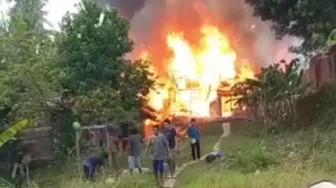Bedeng Tiga Pintu di Payo Lebar Ludes Terbakar