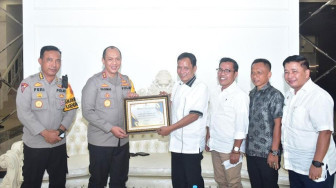 Kapolda Jambi Terima Penghargaan dari KPU