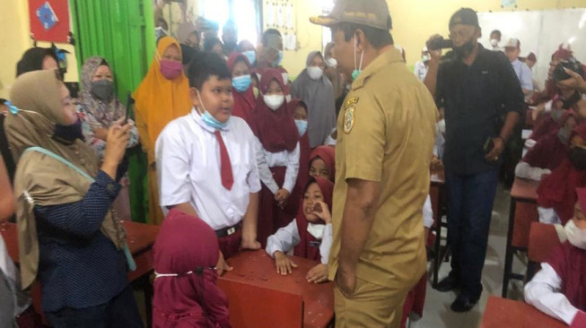 Bupati Romi : Capaian Vaksin Baromoeter Kinerja Camat dan Kepala Sekolah