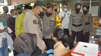 Wakapolda Tinjau Vaksinasi Anak Merdeka