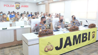 Kapolda dan Wakapolda Jambi Dengarkan Arahan Kapolri Sigit