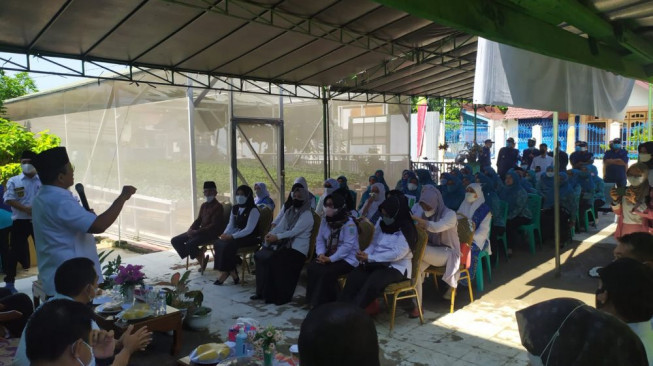Maulana Resmikan Gerai UMKM Anyar Talang Banjar