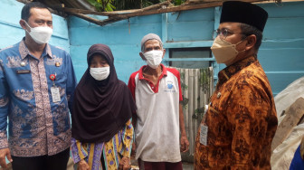 Maulana Berikan Bantuan ke Warga RT 06 Beliung