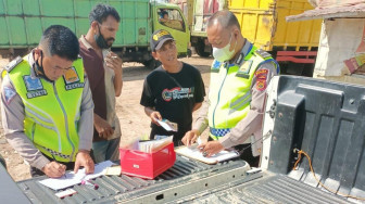 11 Truk Batu Bara Tabrak Aturan Kena Tilang