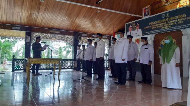 Fadhil Arief Kukuhkan Pengurus LPTQ Batanghari