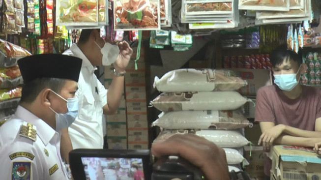 Cek Pasar Angso Duo, Menteri Perdagangan Temukan Minyak Goreng Dijual Mahal