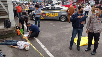 Muslim Meninggal di Depan Mal WTC