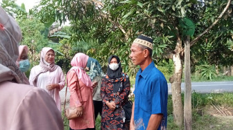 Ketua dan Wakil Ketua PKK Datangi Rumah Warga Korban Kebakaran