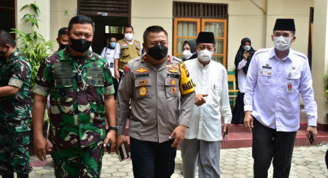 Wakapolda, Wagub, Danrem Ikuti Zoom Meeting Vaksinasi