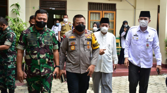 Wakapolda, Wagub, Danrem Ikuti Zoom Meeting Vaksinasi