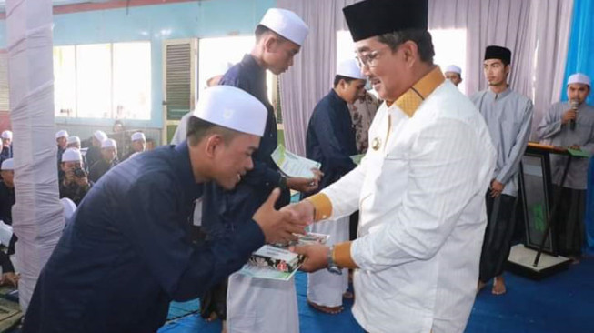 Anwar Sadat Hadiri Perpisahan Santri Madrasah Tsanawiyah