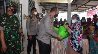 Kapolda Jambi Bersama Kabaharkam Saksikan Vaksinasi Pelayangan