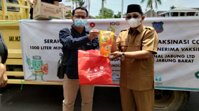 SKK Migas PetroChina Bantu Pemkab Tanjab Barat 1.000 Liter Minyak Goreng