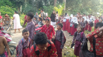 Jembatan Gantung Putus, Belasan Siswa SD Tercebur ke Sungai