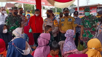 Kapolda Tinjau Pasar Minyak Goreng Murah di Rimbo Bujang