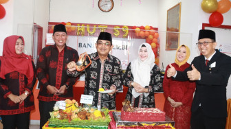 Bupati Tanjab Barat Minta Bank 9 Jambi Tetap Eksis dan Makin Profesional