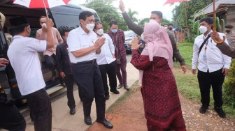 Masnah Sambut Kunjungan Luhut Binsar Pandjaitan