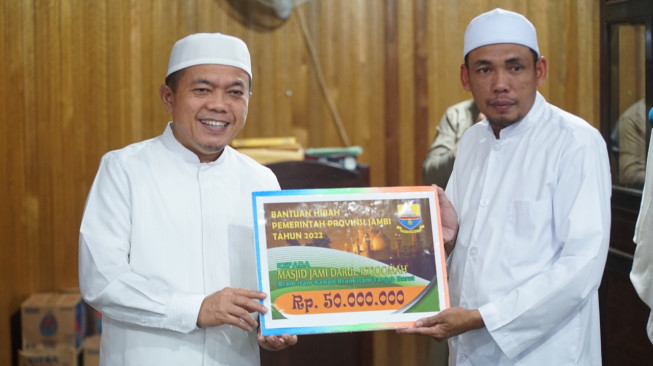 Safari Ramadhan ke Bram Itam Kanan, Al Haris Serahkan Bantuan Masjid