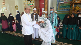 Bupati Merangin Salurkan Santunan Anak Yatim