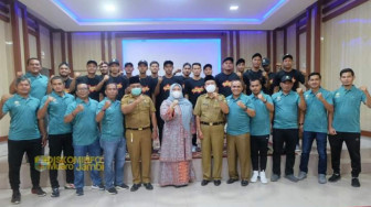 Ikut Gubernur Cup 2022, Bupati Lepas Tim Sepakbola Muaro Jambi