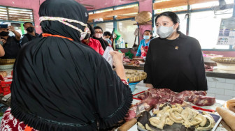 Cek Harga Pangan di Pasar Jungke Karanganyar, Puan Borong Bakso Untuk Buka Puasa