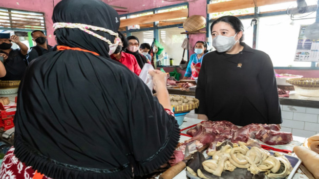 Cek Harga Pangan di Pasar Jungke Karanganyar, Puan Borong Bakso Untuk Buka Puasa