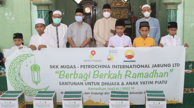 SKK Migas - PetroChina Safari Ramadhan di Desa Purwodadi Bersama Pemkab Tanjab Barat