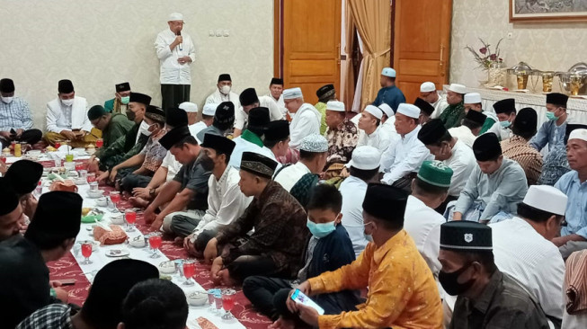 CE Buka Bersama Berbagai Elemen Masyarakat Sekaligus Pamitan
