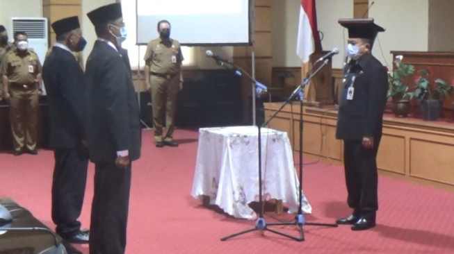 Al Haris Minta Karnama dan Tholib Benahi SMA Titian Teras dan SMKN 3 Kota Jambi