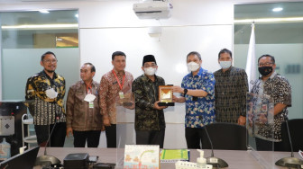 Bupati Tanjab Barat Sampaikan Usulan Program di Kantor SKK Migas Pusat