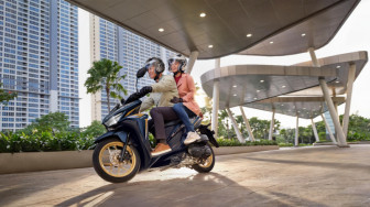 Tidak Asal Naik, Ini Cara Boncengan Naik Motor yang Benar!