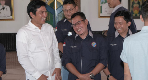 Fadhil Arief Makin "Mesra" dengan Wartawan