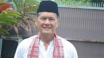 Melipat Sarung