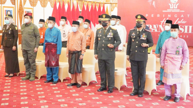 Danrem 042/Gapu Bersama Forkopimda Provinsi Jambi Ikuti Upacara Hari Lahir Pancasila