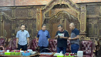 Pilgub Jambi 2024 : Romi Dijamu Sutriman Sekeluarga, Siap Menantang Haris.