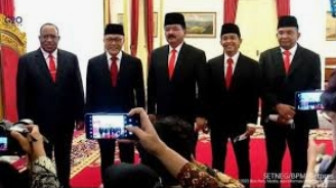 Reshuffle Kabinet Jokowi Setengah Hati, Pengamat : Balas Budi dan Anak Jambi Dapat Rezeki.