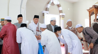 Anwar Sadat dan Hairan Shalat Ied di Masjid Syaikh Utsman