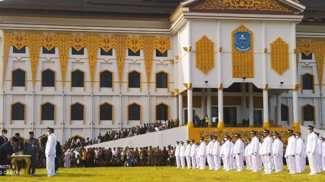 169 Kades Dilantik Massal, Al Haris Ingatkan Jangan Ganti Istri