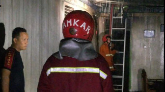 Konsleting Listrik Laundry Yasmin di Suka Karya Hangus Terbakar