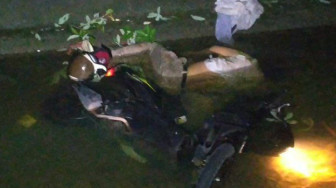 Tiga Pemuda Ditemukan Tewas dalam Parit, Lampu Motor Masih Menyala
